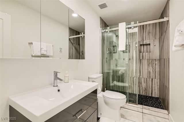 2520 Castlesands Way, Las Vegas, NV 89121