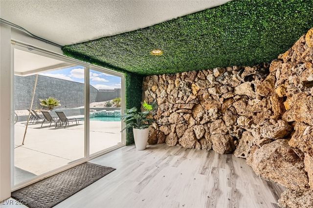 2520 Castlesands Way, Las Vegas, NV 89121