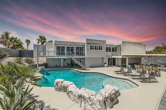 2520 Castlesands Way, Las Vegas, NV 89121