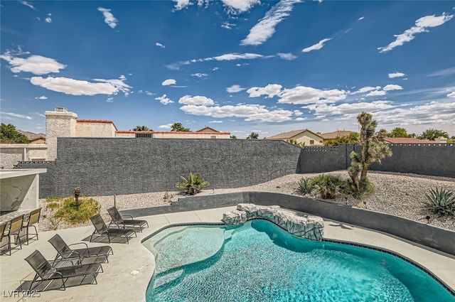 2520 Castlesands Way, Las Vegas, NV 89121