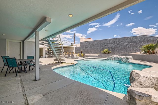 2520 Castlesands Way, Las Vegas, NV 89121