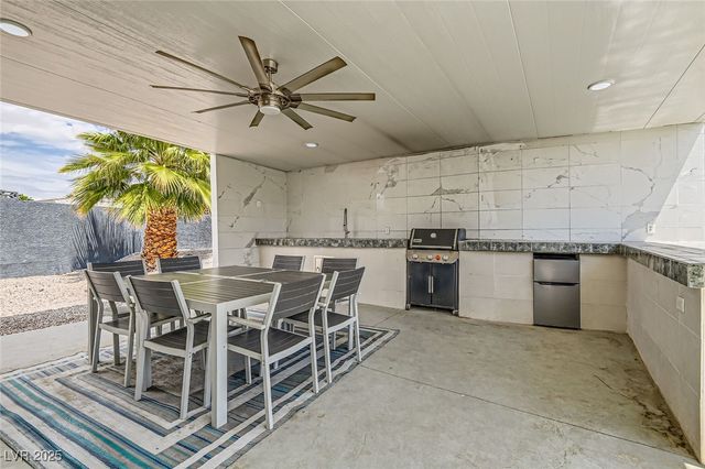 2520 Castlesands Way, Las Vegas, NV 89121