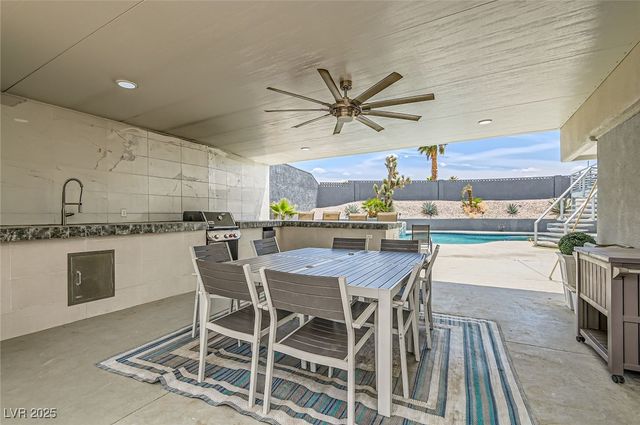 2520 Castlesands Way, Las Vegas, NV 89121