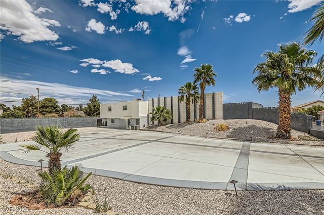2520 Castlesands Way, Las Vegas, NV 89121