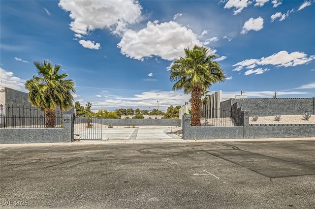 2520 Castlesands Way, Las Vegas, NV 89121