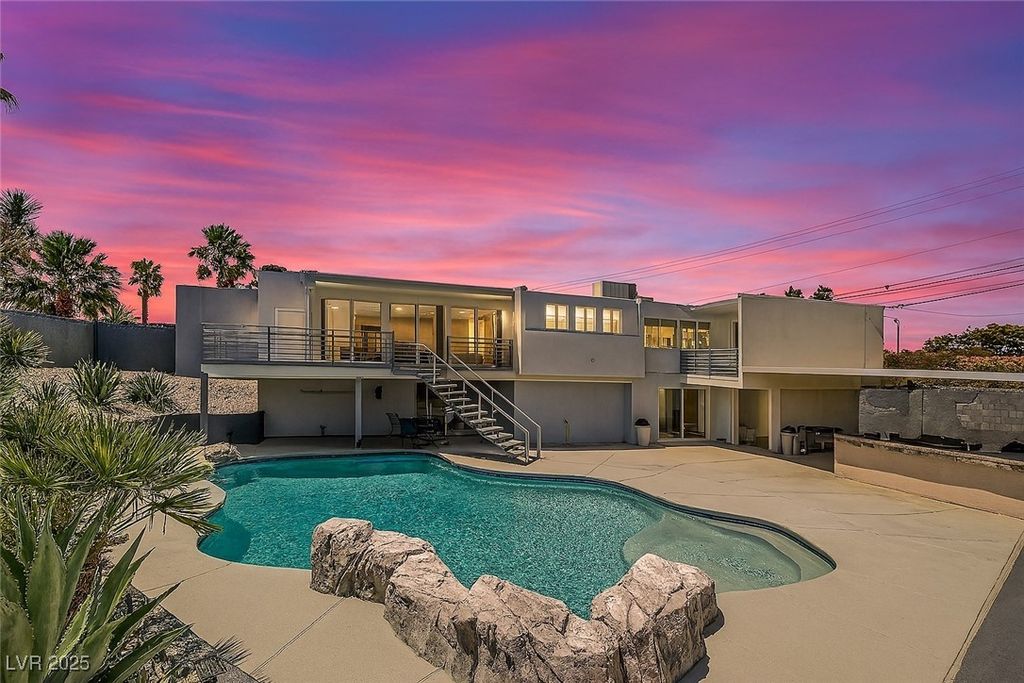 2520 Castlesands Way, Las Vegas, NV 89121