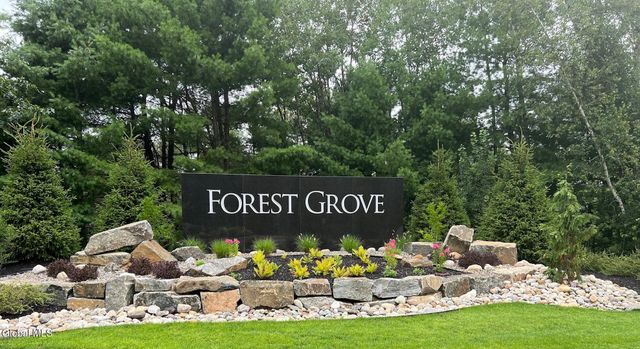 69 Daintree Drive, Wilton, NY 12866