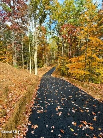 69 Daintree Drive, Wilton, NY 12866