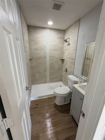 2700 Bideker Avenue, Fort Worth, TX 76105