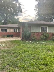 23484 Larkshire Street, Farmington Hills, MI 48336