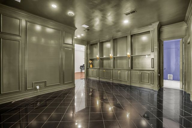 3802 S Versailles Avenue, Dallas, TX 75209