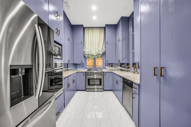 3802 S Versailles Avenue, Dallas, TX 75209