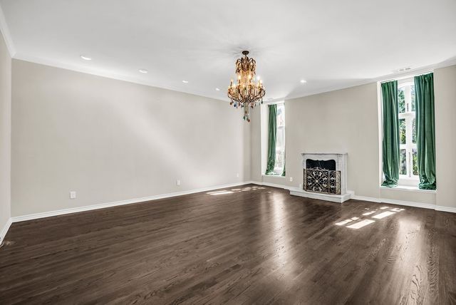 3802 S Versailles Avenue, Dallas, TX 75209