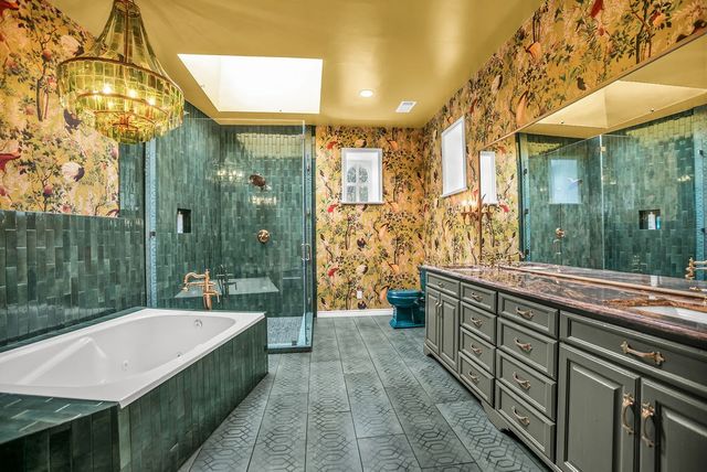 3802 S Versailles Avenue, Dallas, TX 75209