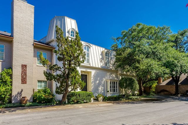 3802 S Versailles Avenue, Dallas, TX 75209