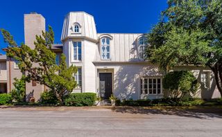3802 S Versailles Avenue, Dallas, TX 75209