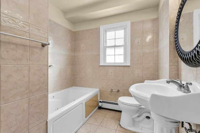 21 Cochran Place, Valley Stream, NY 11581