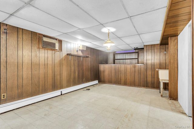 21 Cochran Place, Valley Stream, NY 11581