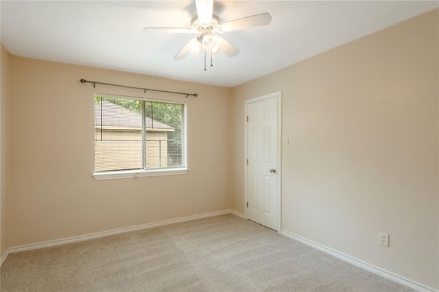 636 Avenue H, Huntsville, TX 77320