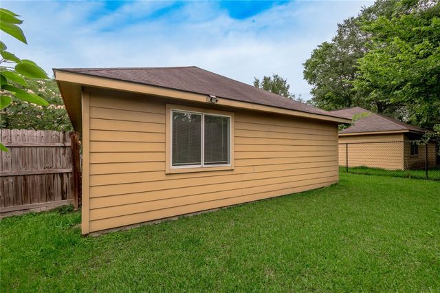 636 Avenue H, Huntsville, TX 77320