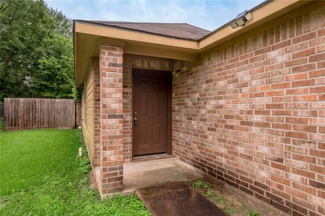 636 Avenue H, Huntsville, TX 77320