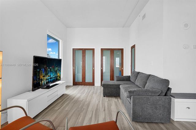 10 SW South River Dr 1615, Miami, FL 33130