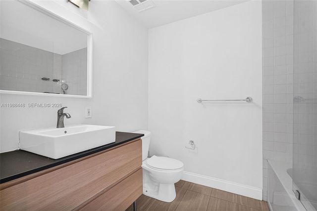 10 SW South River Dr 1615, Miami, FL 33130