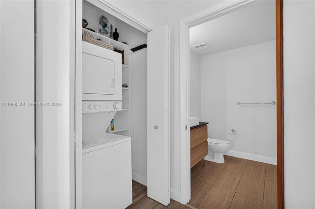 10 SW South River Dr 1615, Miami, FL 33130