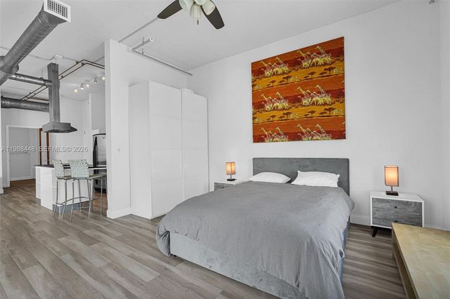 10 SW South River Dr 1615, Miami, FL 33130