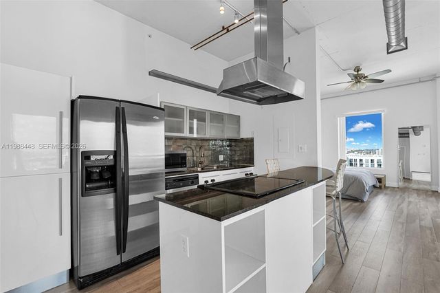 10 SW South River Dr 1615, Miami, FL 33130