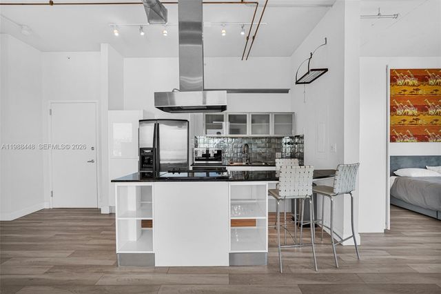 10 SW South River Dr 1615, Miami, FL 33130