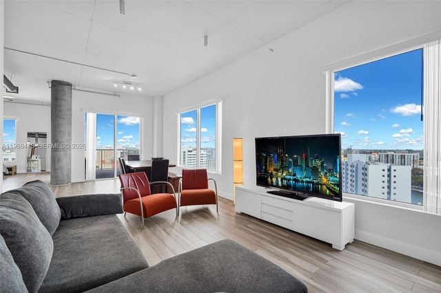 10 SW South River Dr 1615, Miami, FL 33130