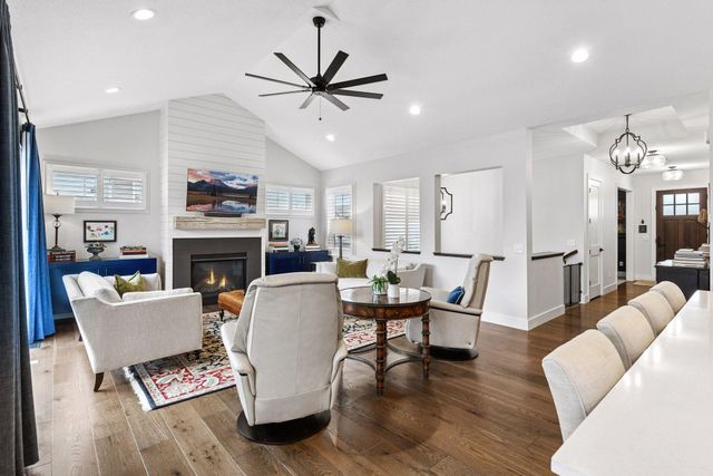 4052 Vista View Drive, Chaska, MN 55318