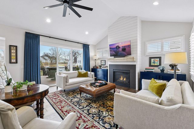 4052 Vista View Drive, Chaska, MN 55318