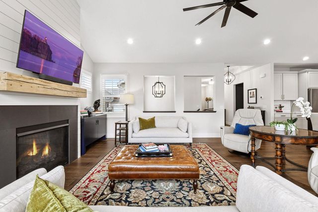 4052 Vista View Drive, Chaska, MN 55318