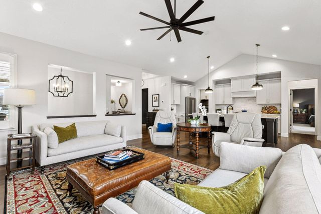 4052 Vista View Drive, Chaska, MN 55318