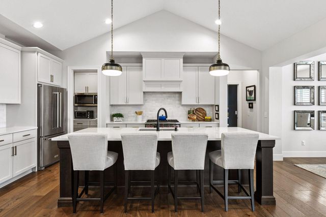 4052 Vista View Drive, Chaska, MN 55318