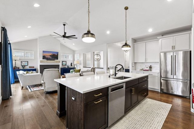 4052 Vista View Drive, Chaska, MN 55318