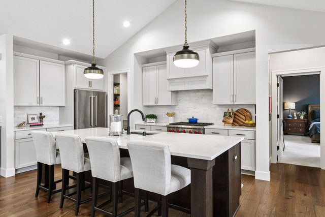 4052 Vista View Drive, Chaska, MN 55318