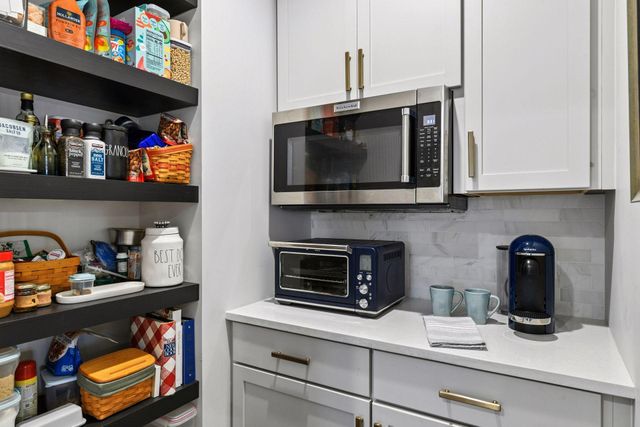 4052 Vista View Drive, Chaska, MN 55318