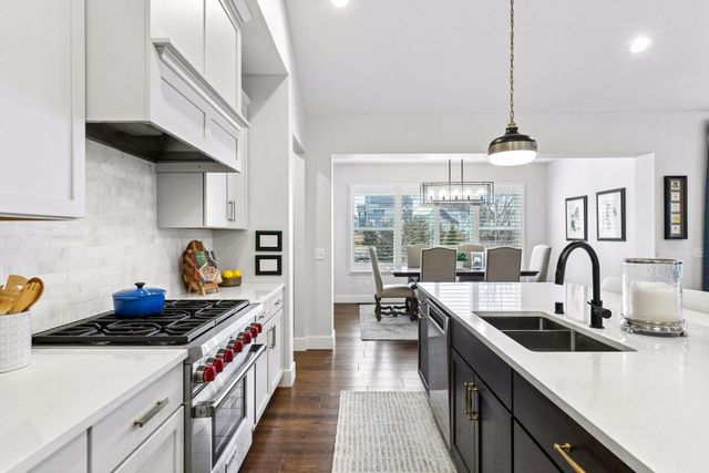 4052 Vista View Drive, Chaska, MN 55318