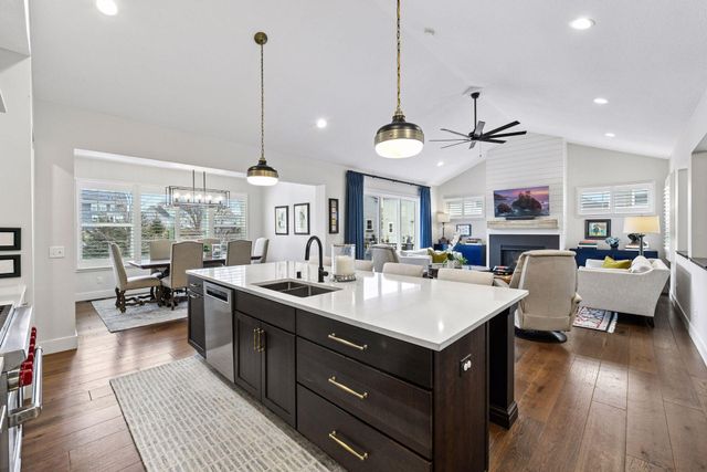 4052 Vista View Drive, Chaska, MN 55318