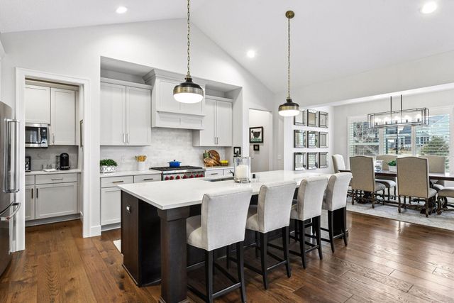 4052 Vista View Drive, Chaska, MN 55318