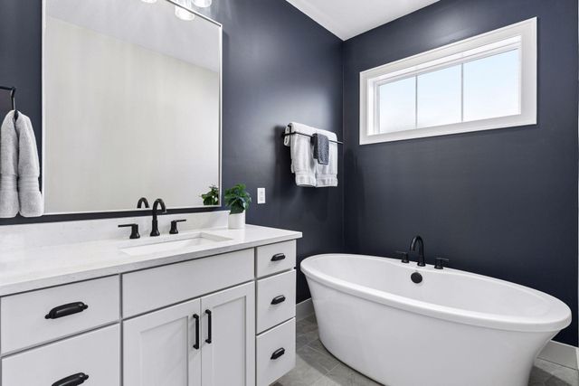 4052 Vista View Drive, Chaska, MN 55318