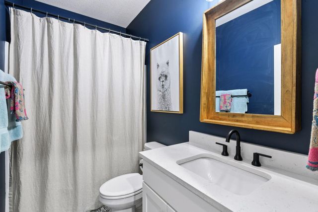 4052 Vista View Drive, Chaska, MN 55318