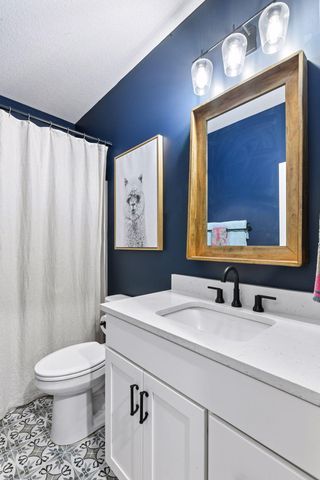 4052 Vista View Drive, Chaska, MN 55318