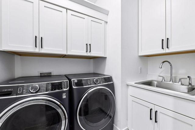 4052 Vista View Drive, Chaska, MN 55318