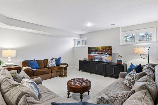 4052 Vista View Drive, Chaska, MN 55318