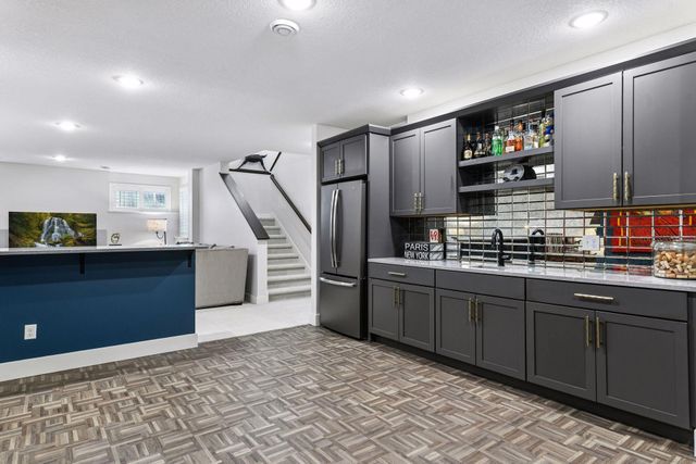 4052 Vista View Drive, Chaska, MN 55318