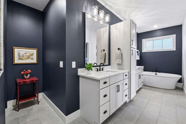 4052 Vista View Drive, Chaska, MN 55318